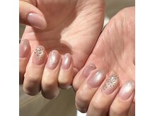 お仕事上派手なネイルができない方にも◎