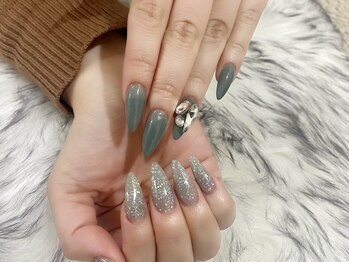 ネイビー(Naivy)/