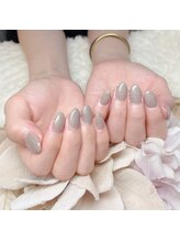 アイカ(Aika)/ラメ入りグレーで存在感◎