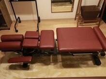 淀屋橋カイロプラクティックオフィスの雰囲気（【矯正時、身体へ負担がない国産ベッドで無理なく調整します】）