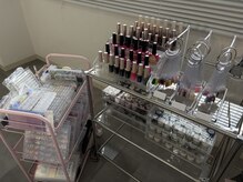 ジェルやパーツの種類豊富！どんなデザインもご対応可能です！