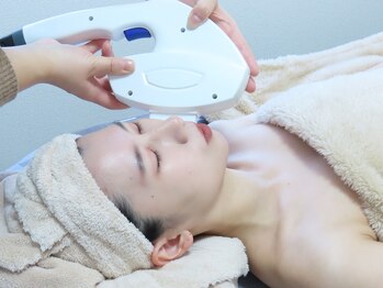 ルルトウキョウ 池袋2nd店(LULU.tokyo)の写真/美肌IPL顔脱毛で、もみあげ・眉上・眉間までくまなくケア!ハーブピーリングとのセットでつるんとした肌へ♪