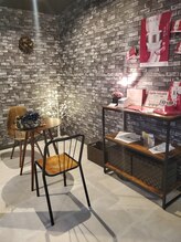 ラ ファミーユ(La famille)/サロン