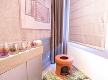 サロン ド プラス 白金台店(SALON de PLUS)の雰囲気（こだわりの空間で当店オリジナルよもぎ蒸しを受けて頂けます♪）