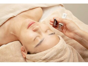 イリジアエリート(inizia elite)/ヒト幹細胞導入+美白美容液