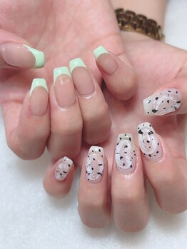 左右でチグハグ!?アシメネイル