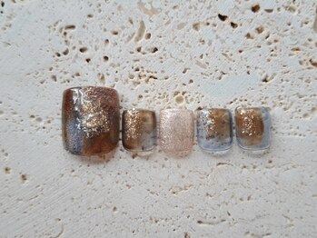 FOOTネイル ¥9980 くすみカラー