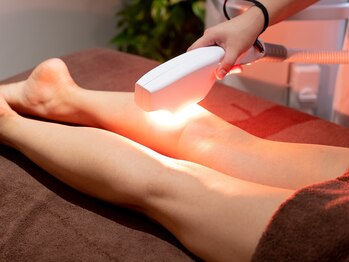 クサカンムリ(KUSAKANMURI)/脱毛施術サポート（脚）