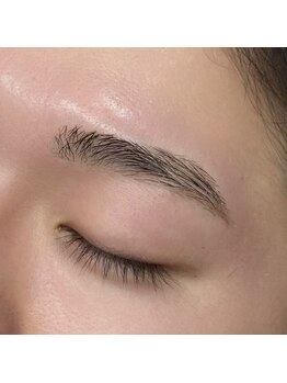 ルリアン チッタ/メンズ眉毛スタイリング