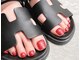 パザパネイル(pas a pas nail)の写真/個室でリラックスしながらフットネイルがかわいいと話題!特別な足元を演出して◎