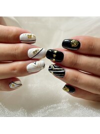 ホワイト×ブラック×ゴールド