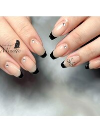 フレンチ×blackネイル