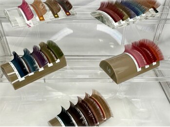 プラチナムプラス(PLATINUM+)の写真/20色以上の選べるカラーエクステ★推し活にも大人気♪♪お好きなカラーからお選びいただけます◎