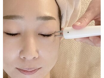 シェリー(CHERIE)/目の際までケアが可能