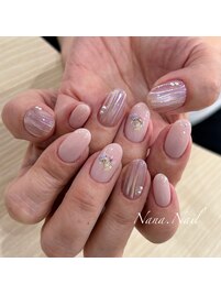 パステルピンクの押し花ネイル