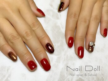 ネイルドール(Nail Doll)/Vカットと天然石のネイル