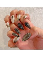 アイカ(Aika)/ニュアンスフラッシュネイル