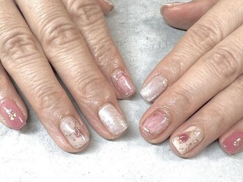 エヌドットプラスネイル(N.plus NaiL)/チューリップネイル
