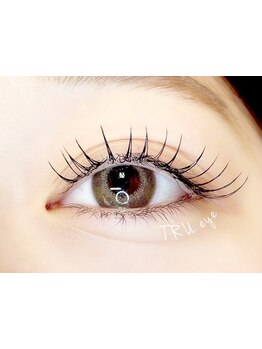 ネイル・アイメニューの同時施術が可能