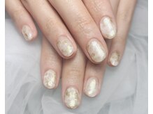 コンサート(Concert)/ホワイト×ゴールドインクネイル