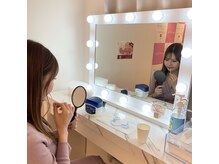 エクシアホワイトニング 高松本店/2 唇にワセリンを塗って保護