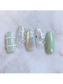 くすみグリーン氷ネイル