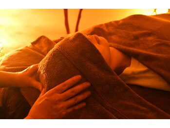 ホリスティックボディ ライカ(Lycka)の写真/元美容師×整体師のプロが叶える極上体験♪首肩ほぐしと「ドライヘッドスパ」で自律神経から整える☆
