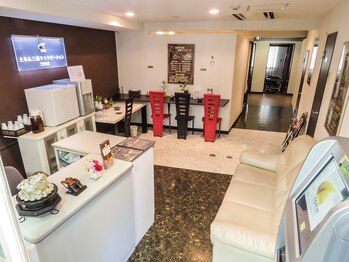 とみんリラクゼーション 三鷹店/清潔感溢れる店内♪