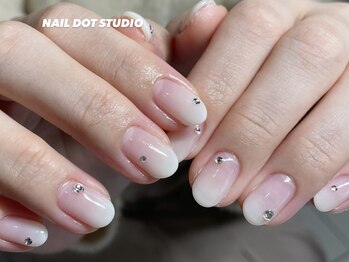 ネイルドットスタジオ 堺筋本町(NAIL DOT STUDIO)/グラデーション