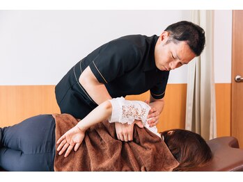 くまのみプロデュース ハリッシュ 新宿院(Harisshu)/肩甲骨はがし（整体）