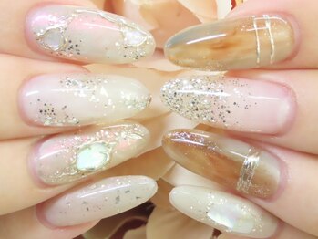 ネイルサロン ドレス(Nail Salon Dress)の写真/■心斎橋駅徒歩1分■HANDは2回目以降もオフ込¥3900~■HANDもFOOTもシンプルコース¥4400■カラーは200色以上