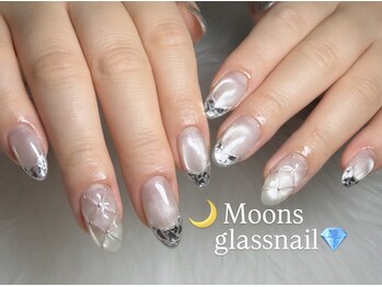 ムーンズ(Moon's)/