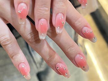 ミニョン(Minyon)/チークネイル＋ストーン♪