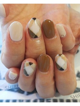 トータルサロン 白べぇーっ プラス/秋カラーチェックネイル☆