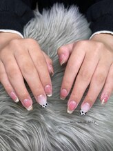 ネイルサロン アーティップ(Nail Salon Artip)/牛柄　マグネット　ミラーネイル
