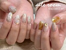 エールルーム 中目黒(aileroom)/ホワイト ゴールド ちぐはぐnail