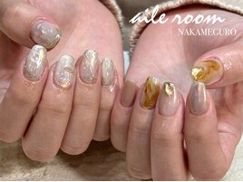 ホワイト ゴールド ちぐはぐnail