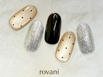 ロヴァニ(rovani)/大人可愛いドットネイル