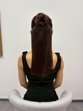 ミカヅキ 赤坂/ストレートハーフアップアレンジ