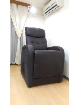 ティーラッシュ(T lash)/リクライニングチェア　[恵比寿]