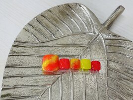 フットネイル　ニュアンスネオン