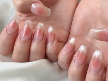 じゅわと色づくチークネイル