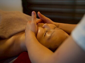 Shankara Ayurveda Salonの写真/顔ヨガ×デコルテ・首肩・耳までマッサージ!最後に流して引き締める美白パック付◎顔のデトックスに。