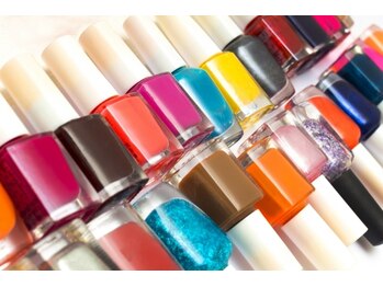 貴足ネイル(KIZOKU Nail Salon)新宿店の写真/《海外直輸入のカラーパーツ1000種類以上あり◎》持ち込みデザイン/長さ出しOK◎理想のお手元へ…☆