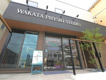 ワカタフィジオスタジオ(WAKATA PHYSIO STUDIO)/高級感あふれる外観