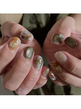 グラウネイル(glaw nail)/カーキニュアンス