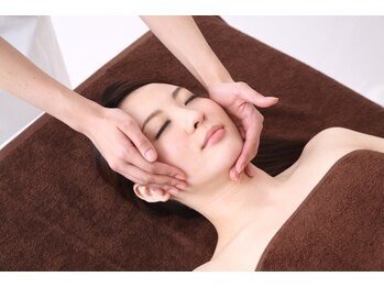 ドルチェビューティーサロン 戸塚安行店(Dolce Beauty Salon)の写真/【26年3月NewOpen★】女性専用◎サーマルフラクショナルでたるみ・ほうれい線などのエイジング悩みを改善！