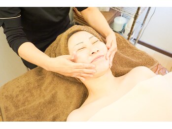 ステラフィールド(stella field)/ハンドマッサージ　むくみ改善へ