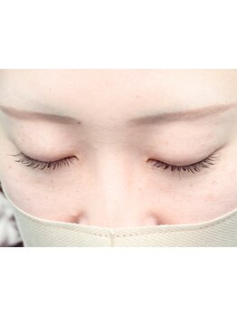 ナチュラル上品な目元にしたい