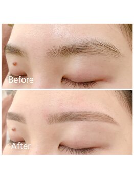 ビビデバビデ(Vivide Vavide)/【眉頭】平行眉に